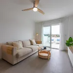 Apartmán Stunning Views, Terrace, Pool, Wifi & Near Centre *