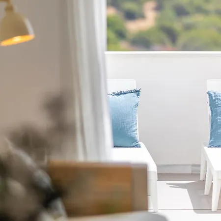 Stunning Views, Terrace, Pool, Wifi & Near Centre Apartment *
