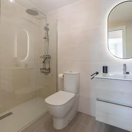 Stunning Views, Terrace, Pool, Wifi & Near Centre Apartment