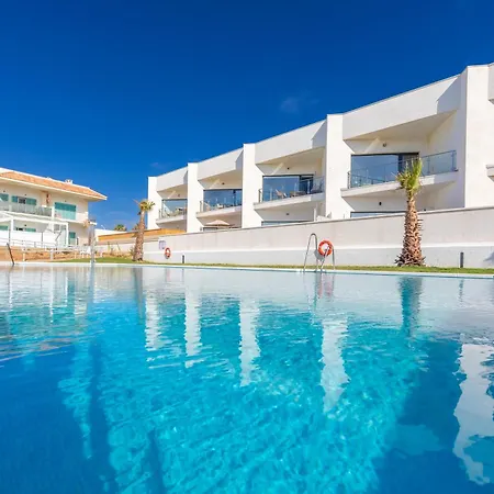 Stunning Views, Terrace, Pool, Wifi & Near Centre