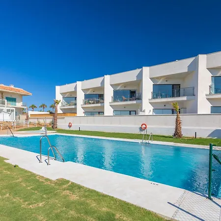 Apartment Stunning Views, Terrace, Pool, Wifi & Near Centre