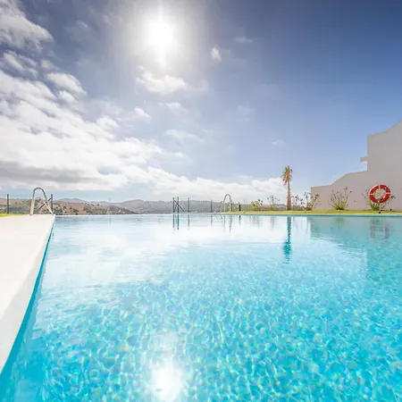 Stunning Views, Terrace, Pool, Wifi & Near Centre Apartment