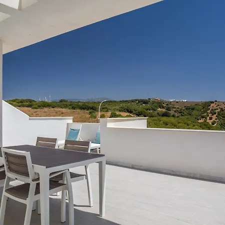 Apartment Stunning Views, Terrace, Pool, Wifi & Near Centre *