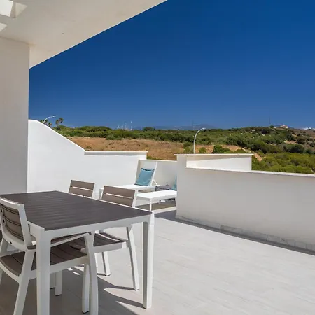 Stunning Views, Terrace, Pool, Wifi & Near Centre *